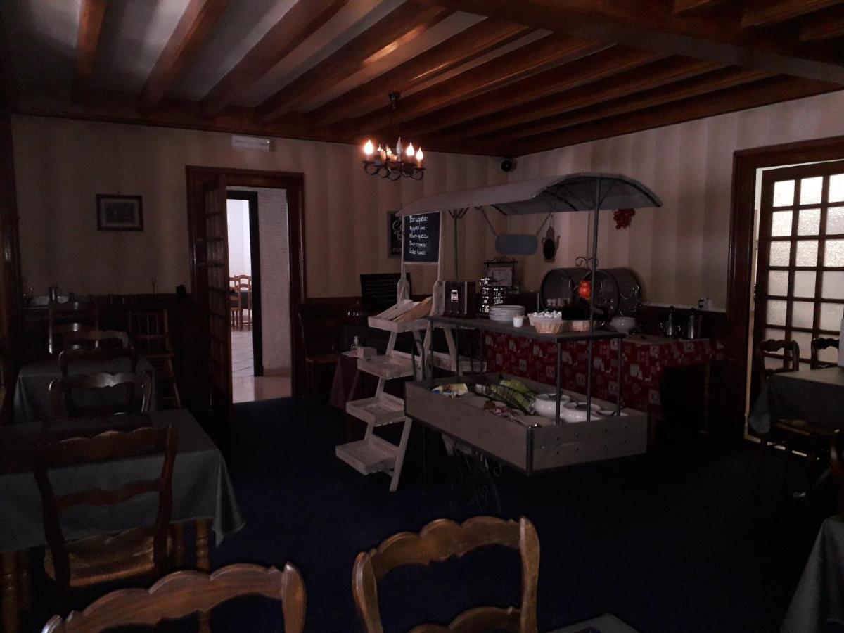 Hotel Restaurant Le Traineau Clelles Экстерьер фото