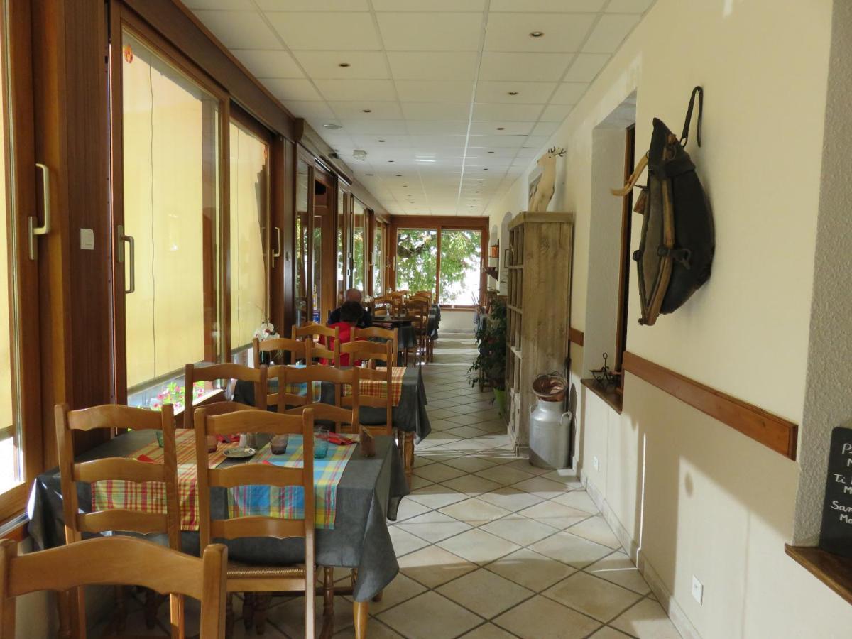 Hotel Restaurant Le Traineau Clelles Экстерьер фото