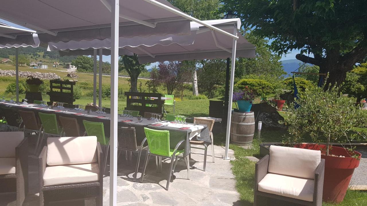 Hotel Restaurant Le Traineau Clelles Экстерьер фото